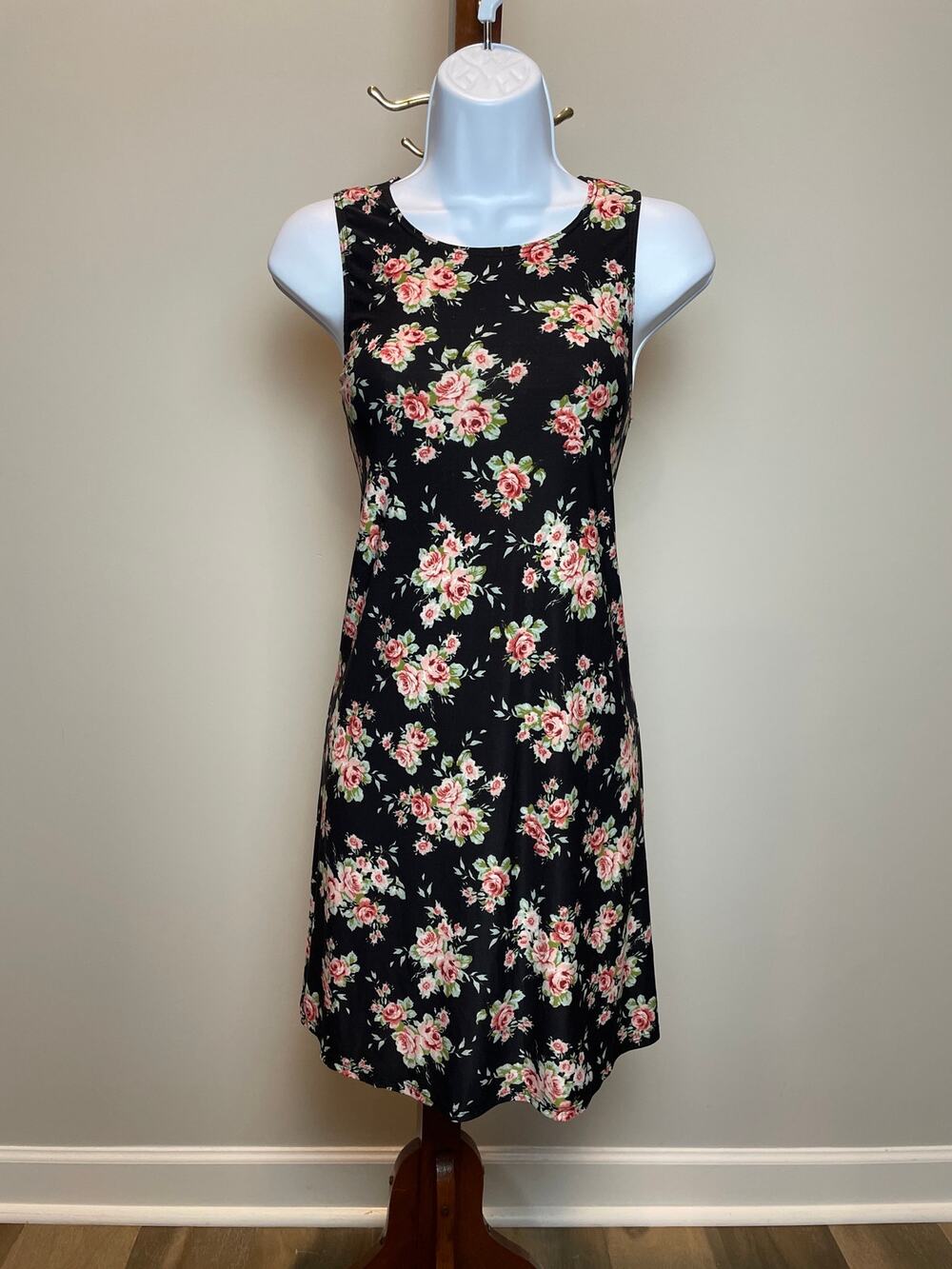 Nine Britton Dress Size S Black Pink Floral Knit Shift Sleeveless New With Tag